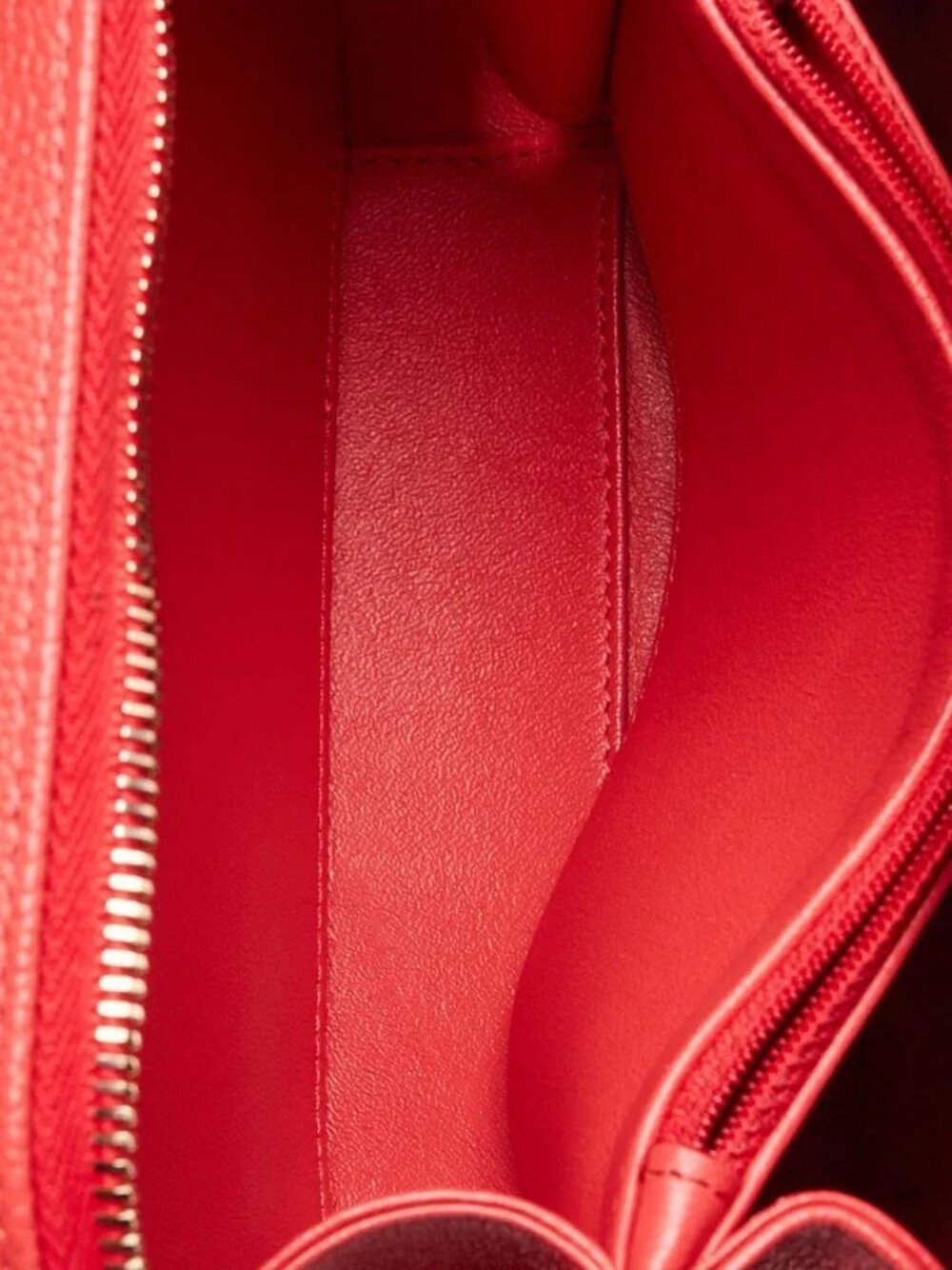 Chanel Red Quilted Caviar Leather Filigree Vanity Case Bag - Picture 12 of 12